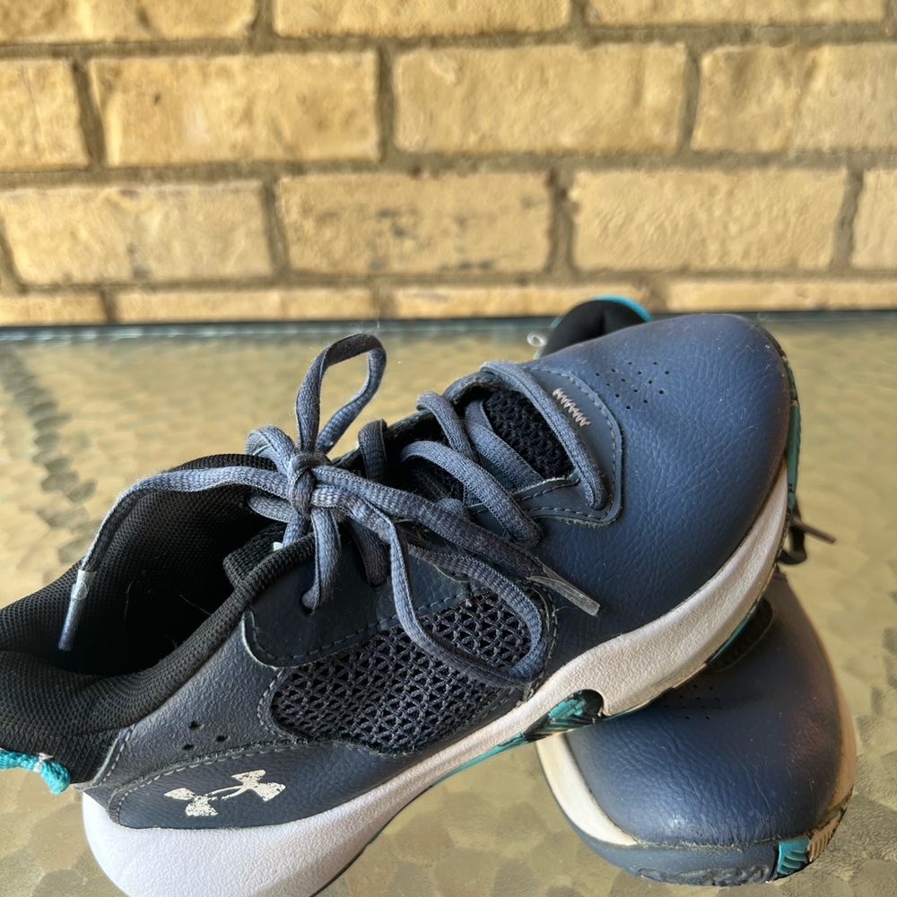 Under Armour Blue and White Sneakers with Breathable Mesh and Sporty Design